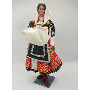 Marin Chiclana Spanish Woman Lagerterana Doll 9" Ref. 504 Vintage
